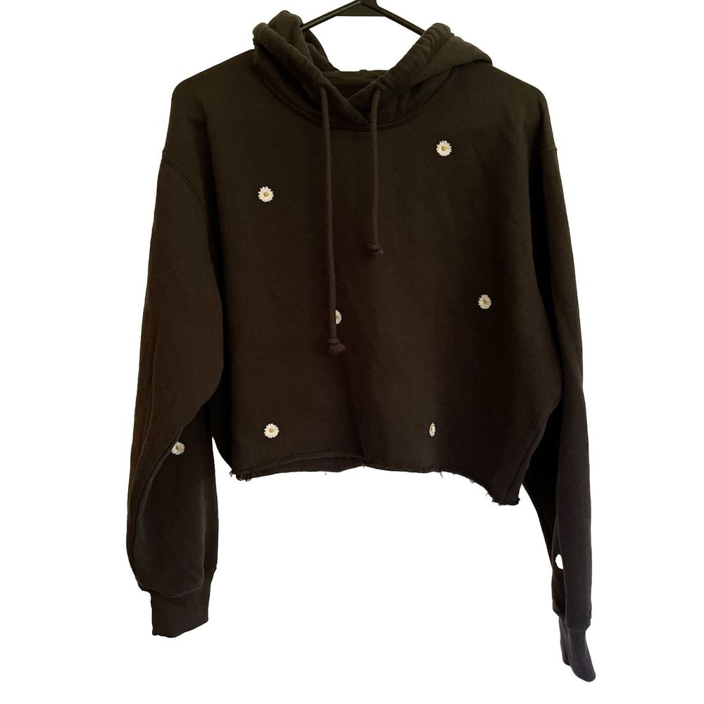 Hollister Black and Daisy Embroidered Raw Hem Cropped Hoodie Women's Medium